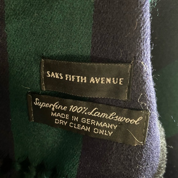 Saks Fifth Avenue - Picture 2 of 3